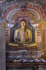 Fototapeta na wymiar Buddha statue in temple 