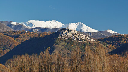 winter view, mount Terminillo and the hamlet of Labro - obrazy, fototapety, plakaty