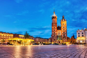 Fototapeta na wymiar St. Mary's Basilica on the Krakow Main Square at Dusk, Krakow