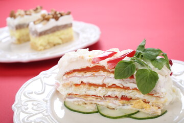 Salty cake of roasted peppers, cheese and ham