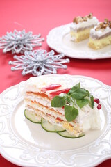 Salty cake of roasted peppers, cheese and ham