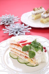 Salty cake of roasted peppers, cheese and ham