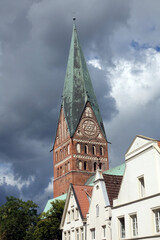 Obraz premium Turm der Johanniskirche in Lüneburg