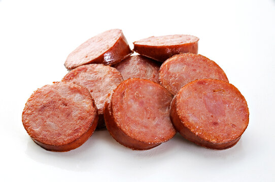 Lingui&ccedil;a Calabresa . pepperoni sausage slices