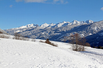 Fototapeta na wymiar alcune cime della catena del Lagorai; Val di Fiemme, Trentino