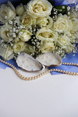 women's jewelry. women's accessories. sea shells with pearls and pearl beads 