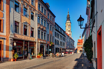 Fototapeta na wymiar Görlitz, Saksonia, Niemcy - stare miasto, ulica, kamienice, domy