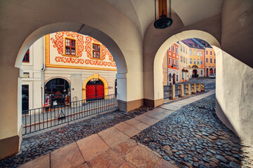 Görlitz, Saksonia, Niemcy - stare miasto, kamienice, arkady, podcienia, bruk, fasada - obrazy, fototapety, plakaty