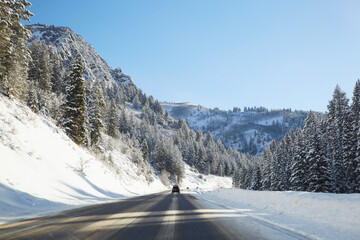 Fototapeta na wymiar Mountain Drive in Winter
