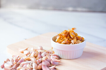 Crispy fried garlic in a white cup