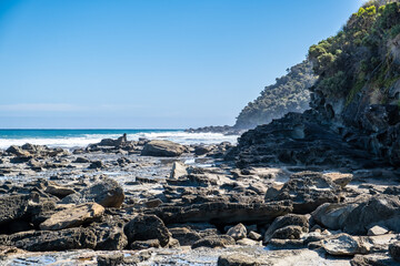 Fototapeta na wymiar Rugged ocean coastline along Great Ocean Walk in Victoria, Australia