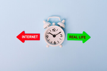 INTERNET vs REAL LIFE. Red arrow and green arrow- direction indicator - choice of INTERNET or REAL...