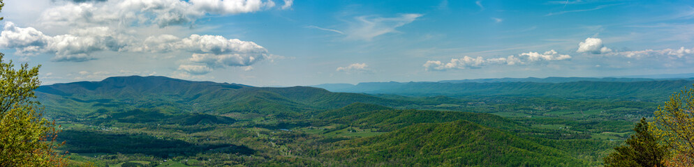 Fototapeta na wymiar Panoramic view of Shenandoah National Park, Virginia, USA