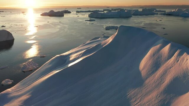 Grandes icebergs desde punto de vista a&eacute;reo