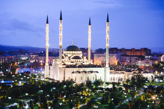 Mosque "Heart of Chechnya" against the backdrop of the night city of Grozny at dusk