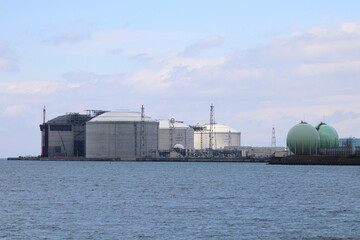 石狩湾新港中央埠頭のLNGタンク