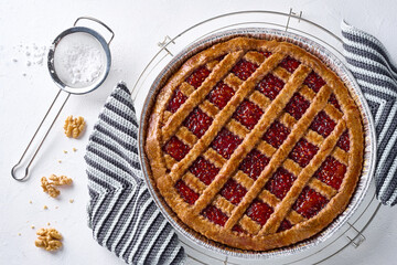 Linzer Torte frisch gebacken