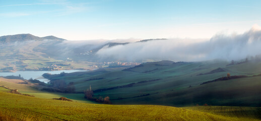 Fototapeta na wymiar panorama fog of the mountains 