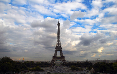 Tour Eiffel, "ash grey"
