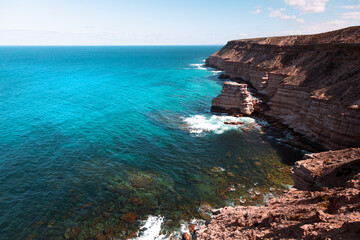 Fototapeta na wymiar View of the coastline with its cliffs and turquoise water of Western Australia
