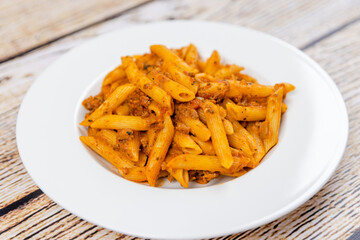 penne pasta with bolognese sauce