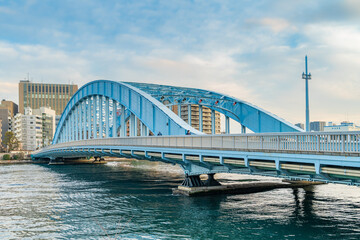東京都江東区　隅田川と永代橋　　夕焼け雲