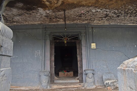 carving at lonad caves , maharashtra, india 