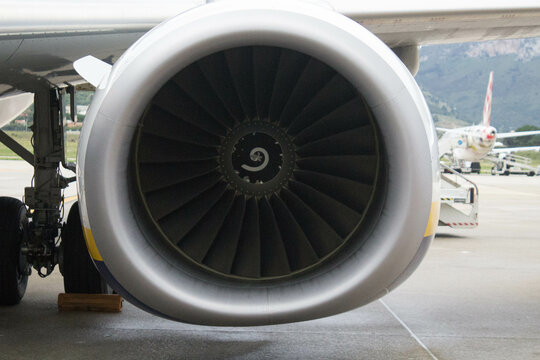 evocative close-up image of the turbine front of a 737 aircraft 
