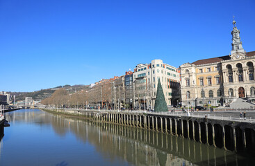 bilbao bilbo ria ayuntamiento puente país vasco 4M0A0295-as22