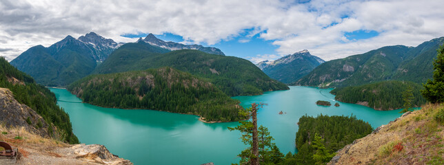 A panoramic view of Lake Diablo and the North Cascade mountains in Washington © Harrison