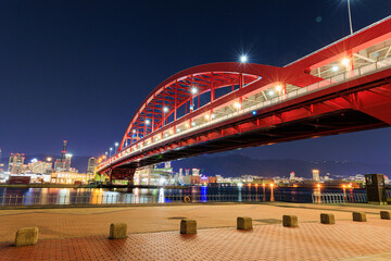 光り輝く神戸大橋