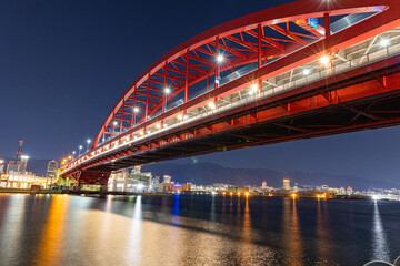 光り輝く神戸大橋
