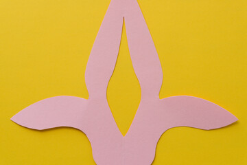 paper shape (fleur-de-lis) or a stylized lily