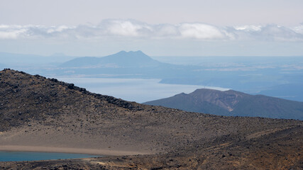 Fototapeta na wymiar Mountain Landscape with lake Taupo in the background