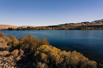 Fototapeta premium Entiat Lake (Rocky Reach Reservoir) in Washington in autumn time