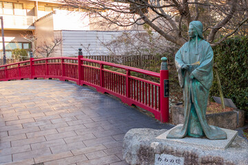 有馬温泉・赤い欄干のねね橋とねねの銅像
