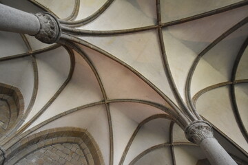モンサンミシェル修道院のアーチ天井
