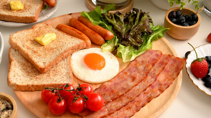 A plate of a healthy breakfast set