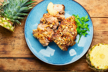 Meat stewed with pineapple