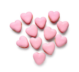 Obraz premium Tasty heart-shaped macaroons on white background