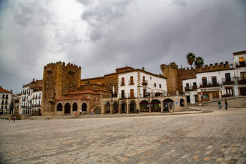 Edificios emblemáticos, callejuelas y rincones de la ciudad de Cáceres