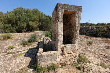 Aljibe de Poblado Talayótico de Torretrencada,. Menorca, Islas Baleares, España © IVÁN VIEITO GARCÍA