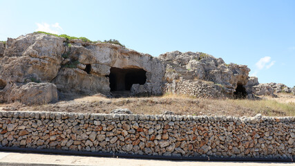 Necrópolis Cala Morella, Menorca, Islas Baleares, España © IVÁN VIEITO GARCÍA