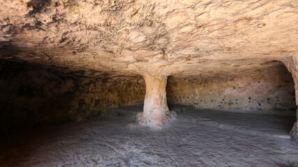 Necrópolis Cala Morella, Menorca, Islas Baleares, España © IVÁN VIEITO GARCÍA