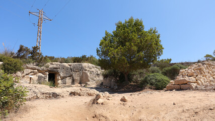 Necrópolis Cala Morella, Menorca, Islas Baleares, España © IVÁN VIEITO GARCÍA