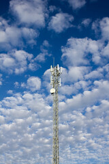 Obraz premium upward of Communication Radio antenna Tower, microwave antenna tower on blue sky background