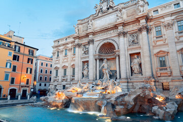 Naklejka premium The iconic Trevi Fountain located in the capital of Italy; Rome. This shot was taken right before sunset.
