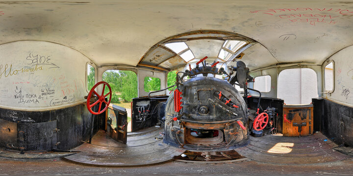 Memorial locomotive 9P inside cabine