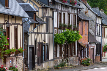Typischer Fachwerk-Baustil in der Normandie