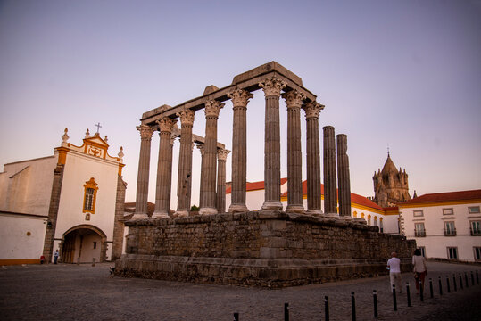 PORTUGAL ALENTEJO EVORA ROMAN TEMPLE